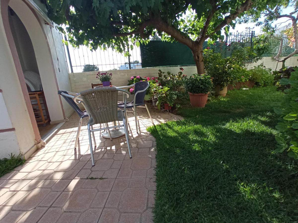 דירות ארטמידה Flat With Garden Near Sea, Port And Airport מראה חיצוני תמונה